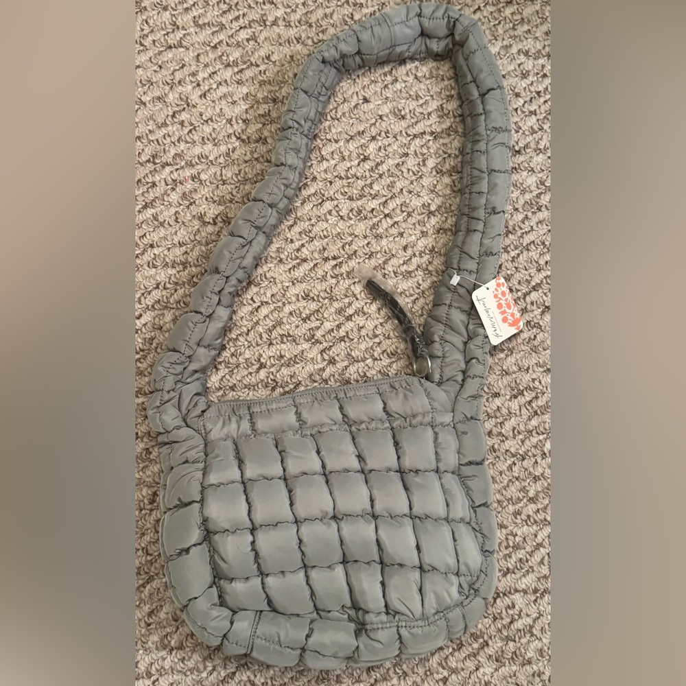 NWT Free People FP Movement Quilted Mini Carryall Sling - stone sage green - Picture 10 of 12